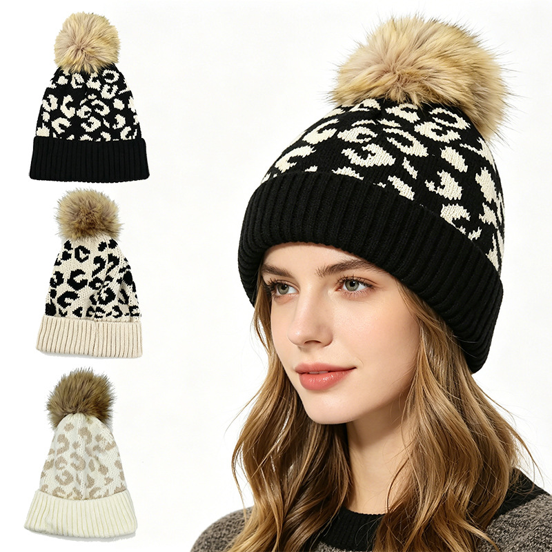 Beanie Cuffed Knit - หมวกไหมพรมลายเสือดาวพร้อมพู่สำหรับฤดูใบไม้ร่วงและฤดูหนาว สไตล์ยุโรปและอเมริกา แบบมีขอบพับ ให้ความอบอุ่นสำหรับผู้หญิง